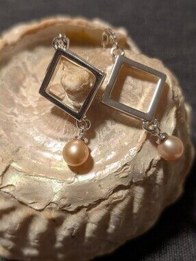 Vantel Pearls Cascade Earrings NWT - Square Drop Earrings with Pink Pearls